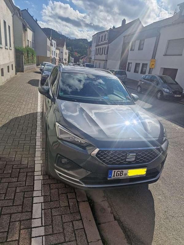 Grau Gebraucht 2019 Seat Tarraco XCELLENCE SUV | 24.500 € (Teuer) - Bild 1/4