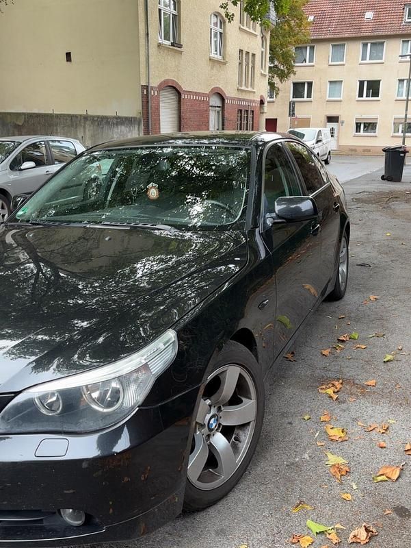 Schwarz Gebraucht 2009 BMW 530 Limousine | 5.500 € (Superpreis) - Bild 1/4