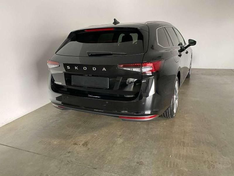 Neu Skoda Superb Selection 150 PS (110 kW) 2025 Schwarz Kombi