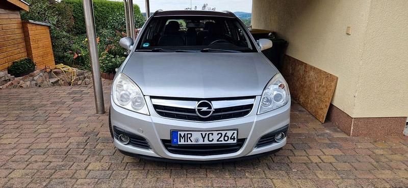 Silber Gebraucht 2008 Opel Signum Edition+ Kombi | 1.950 € (Fairer Preis) - Bild 1/4
