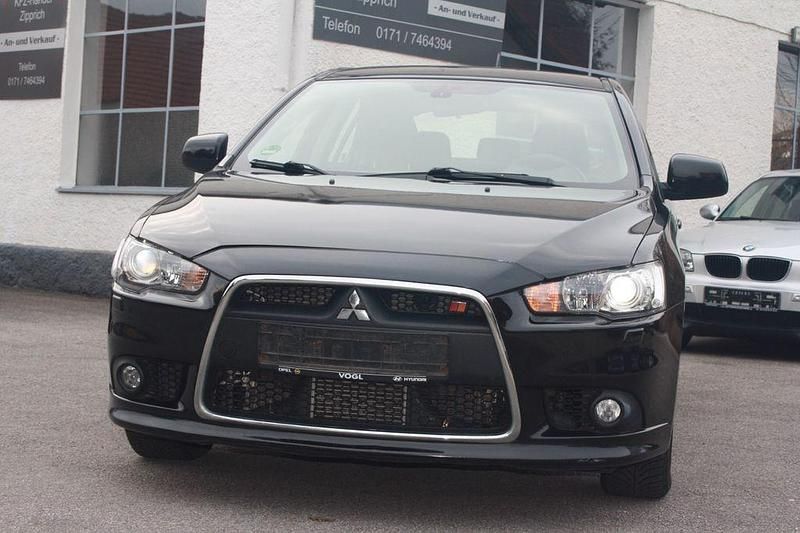 Gebraucht Mitsubishi Lancer Sportback 150 PS (110 kW) 2012 Schwarz Limousine