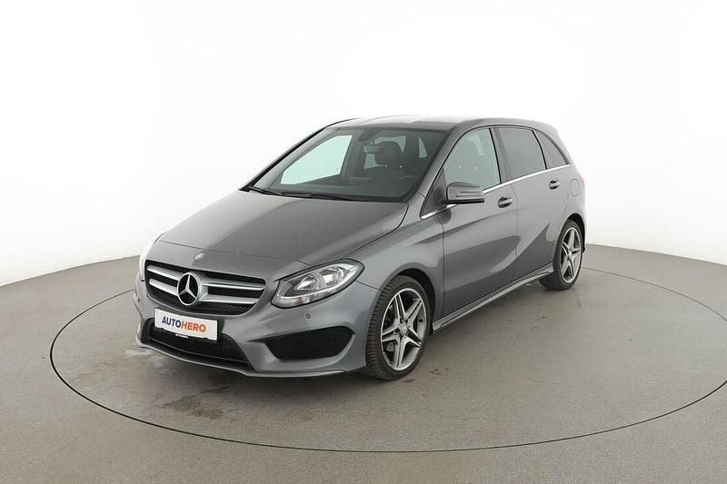 Schwarz Gebraucht 2015 Mercedes B180 AMG line Van / Kleinbus | 15.430 € (Guter Preis) - Bild 1/3