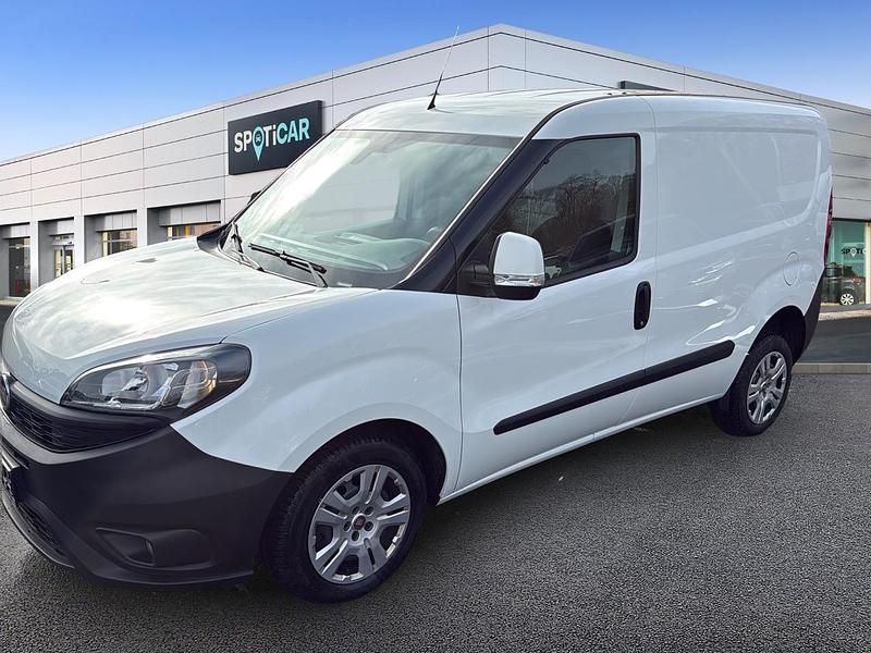 Gebraucht Fiat Doblò 101 PS (74 kW) 2022 Weiß Van / Kleinbus