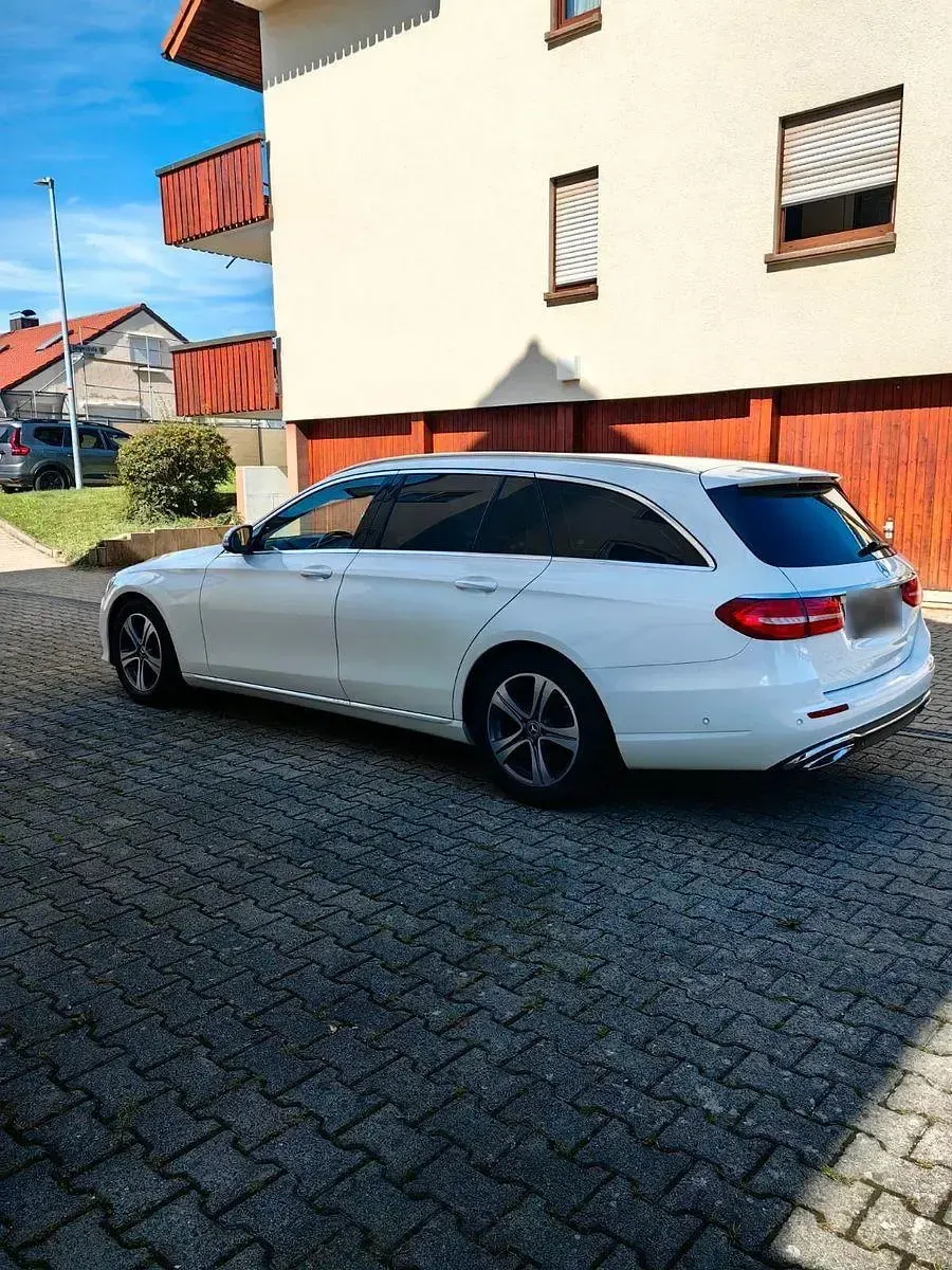 Gebraucht Mercedes 220 194 PS (142 kW) 2018 Weiß Kombi