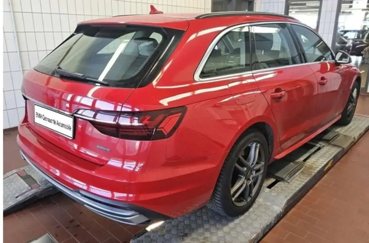Używany Audi A4 Advanced Plus 231 KM (169 kW) 2019 Czerwony Kombi