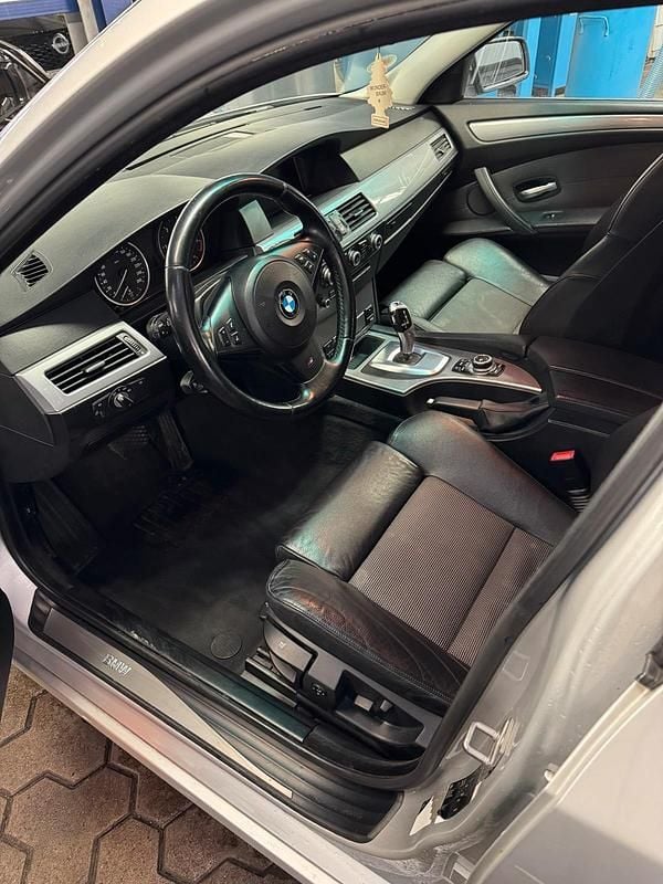 Silber Gebraucht 2009 BMW 525 Kombi | 2.500 € (Superpreis) - Bild 1/4