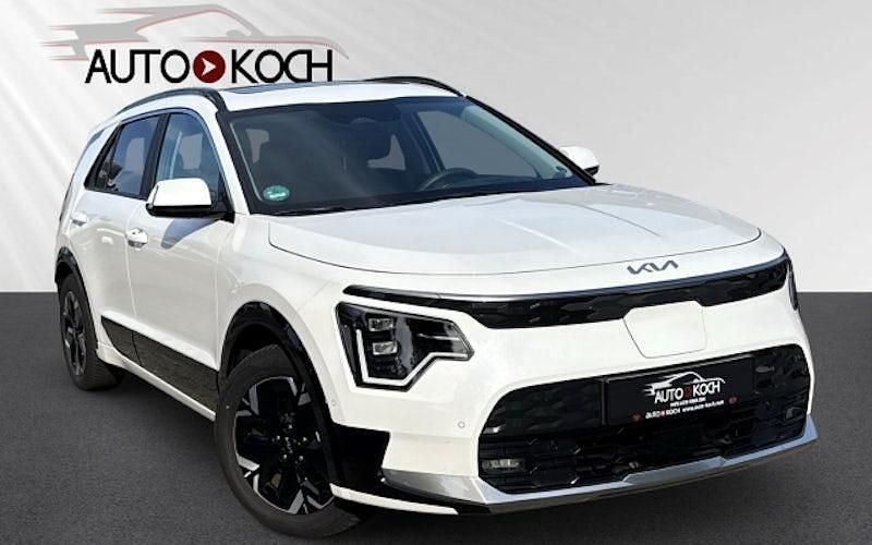 Weiß Gebraucht 2024 Kia Niro Inspiration SUV | 32.990 € (Fairer Preis) - Bild 1/4