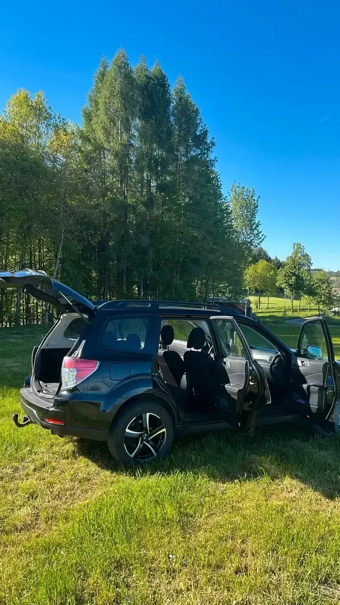 Second-hand Subaru Forester 150 CP (110 kW) 2012 Negru SUV