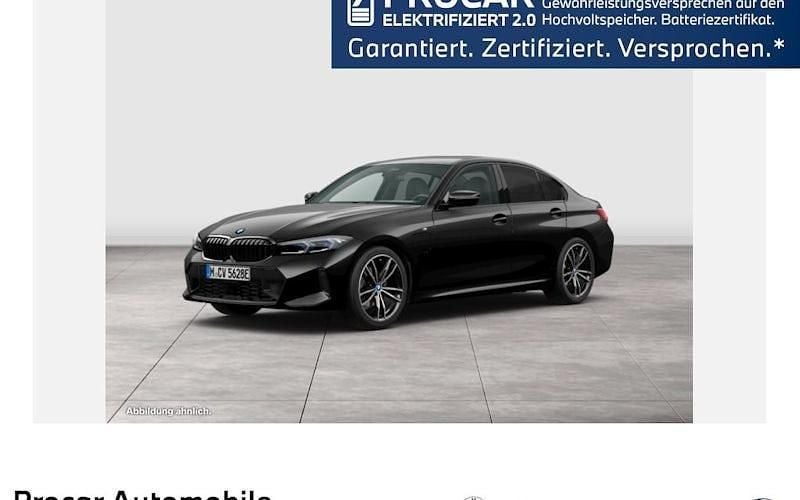 Schwarz Gebraucht 2025 BMW 330e M Sport Limousine | 44.190 € (Guter Preis) - Bild 1/4