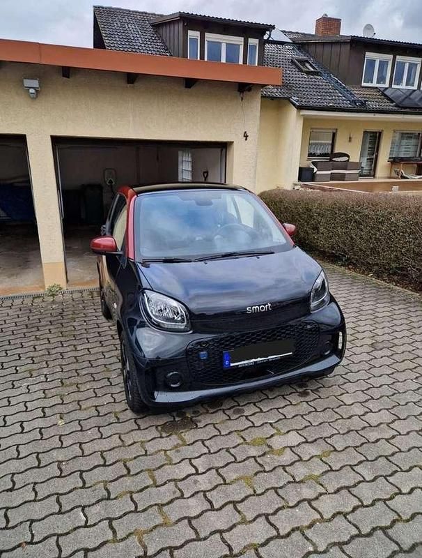 Rot Gebraucht 2020 Smart ForTwo Electric Drive Kleinwagen | 8.700 € (Guter Preis) - Bild 1/4