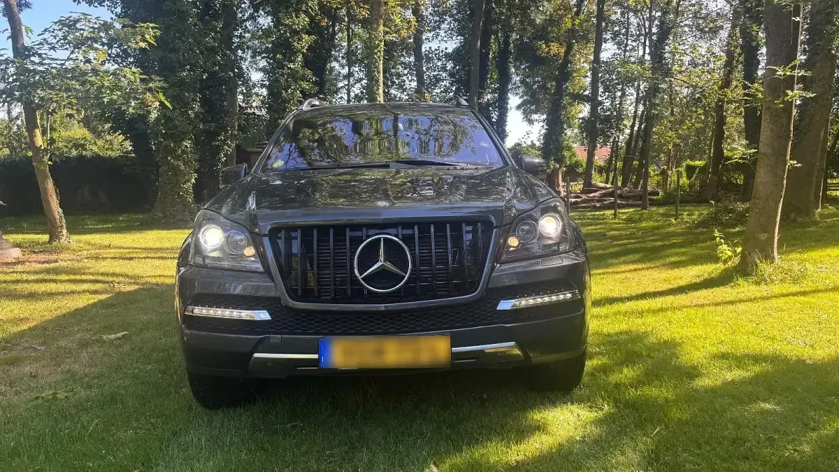 Gebraucht Mercedes GL350 Edition 211 PS (155 kW) 2011 Grau SUV