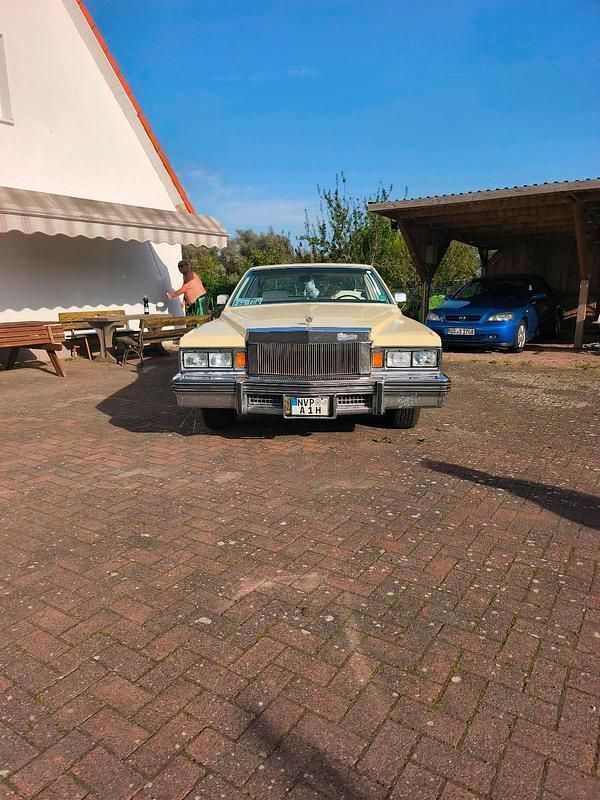 Gelb Gebraucht 1979 Cadillac Deville Coupé | 17.000 € - Bild 1/4