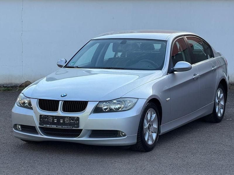 Second-hand BMW 318 143 CP (105 kW) 2007 Argintiu Berlinǎ