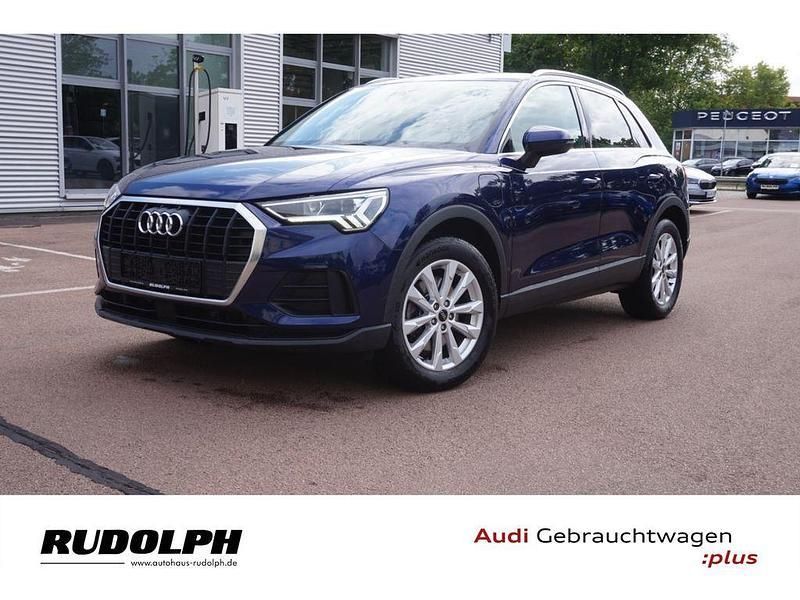 Blau Gebraucht 2022 Audi Q3 Ambiente SUV | 23.730 € (Guter Preis) - Bild 1/4