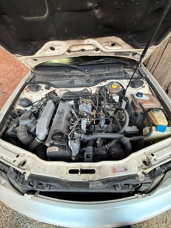 Second-hand Audi A6 140 CP (102 kW) 1994 Argintiu Break