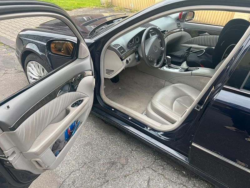 Gebraucht Mercedes E320 224 PS (164 kW) 2004 Blau Kombi
