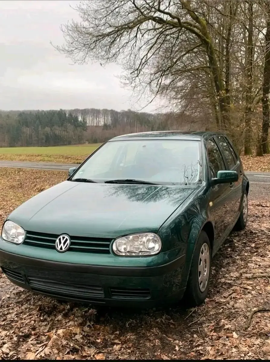 Second-hand VW Golf IV 101 CP (74 kW) 1999 Verde Hatchback