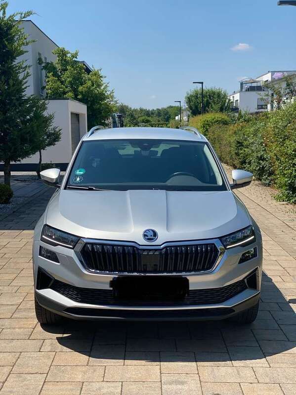 Silber Gebraucht 2022 Skoda Karoq Style SUV | 29.000 € (Fairer Preis) - Bild 1/4
