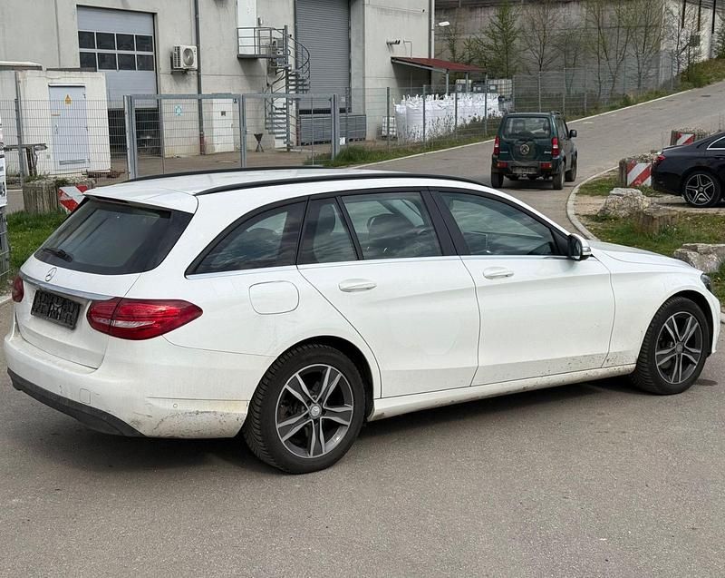 Gebraucht Mercedes C220 170 PS (125 kW) 2015 Weiß Kombi