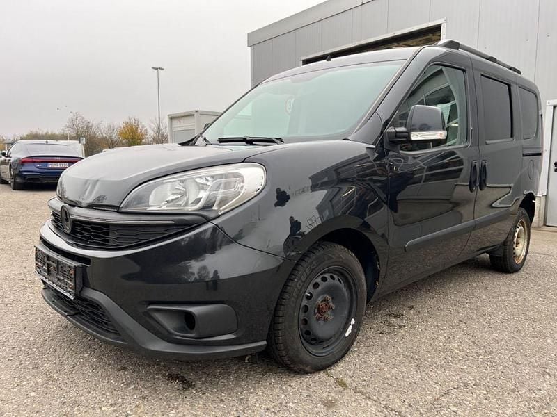 Schwarz Gebraucht 2016 Fiat Doblò Lounge Van / Kleinbus | 3.890 € (Superpreis) - Bild 1/4