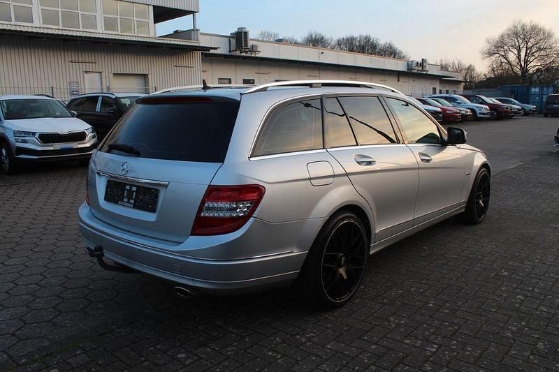 Gebraucht Mercedes C230 204 PS (150 kW) 2008 Silber Kombi