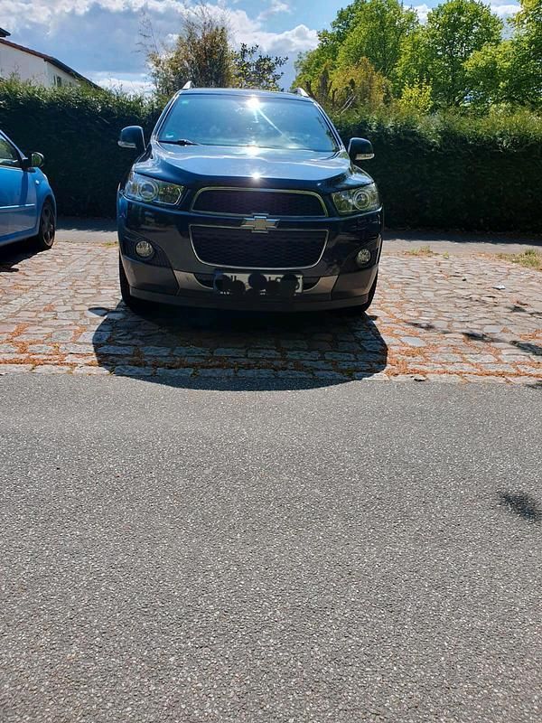 Schwarz Gebraucht 2012 Chevrolet Captiva SUV | 8.500 € - Bild 1/4