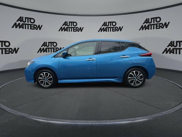Gebraucht Nissan Leaf N-Connecta 110 kW (150 PS) 2022 Vivid blue (metallic) Kleinwagen