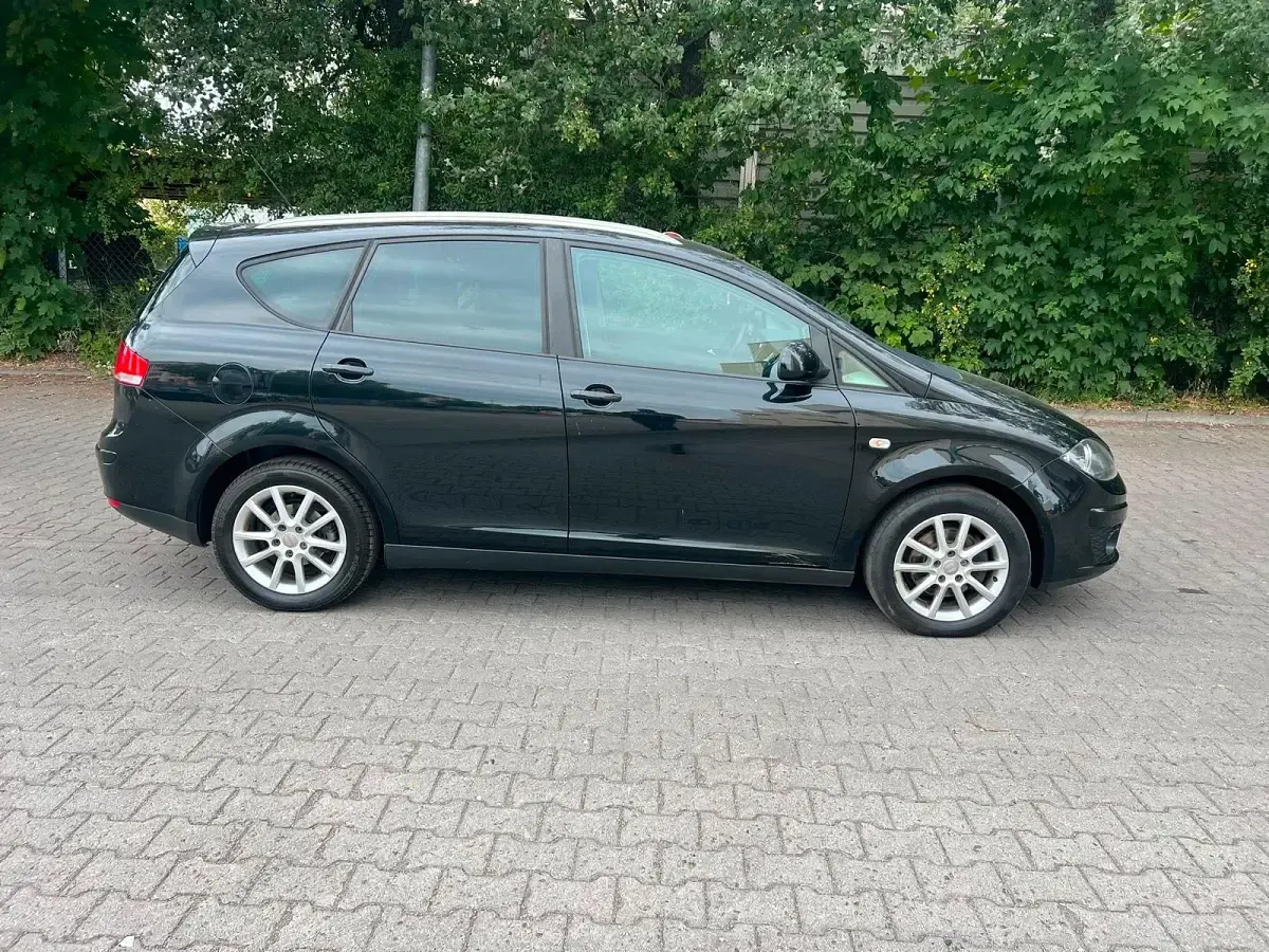 Gebraucht Seat Altea 125 PS (91 kW) 2013 Schwarz Limousine