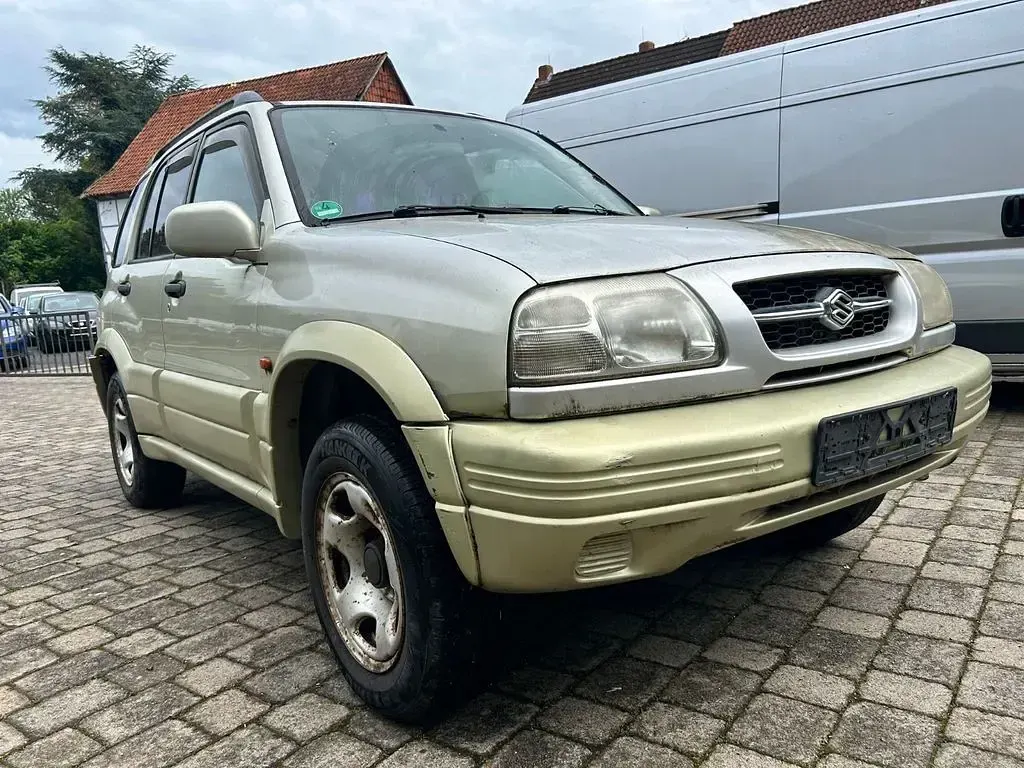 Gebraucht Suzuki Grand Vitara 144 PS (105 kW) 1998 Beige SUV