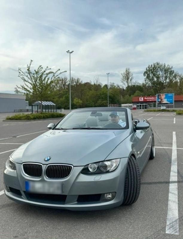 Gebraucht BMW 325 Cabriolet 218 PS (160 kW) 2007 Blau Cabrio
