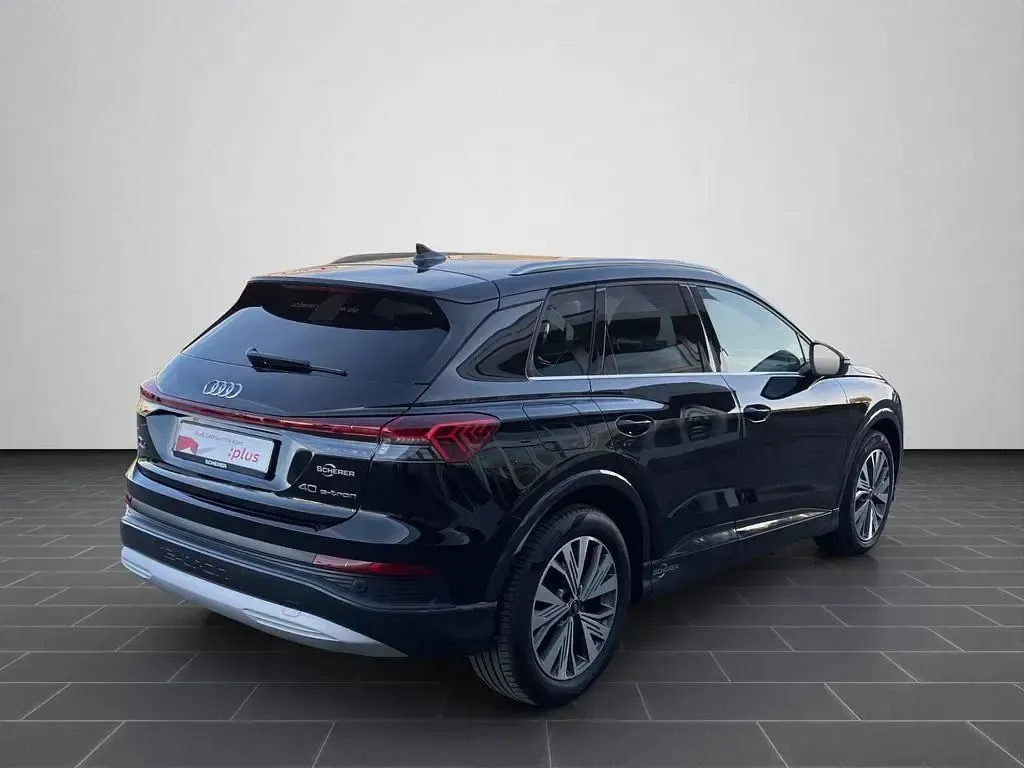 Gebraucht Audi Q4 e-tron Advanced 150 kW (204 PS) 2023 Mythosschwarz metallic SUV