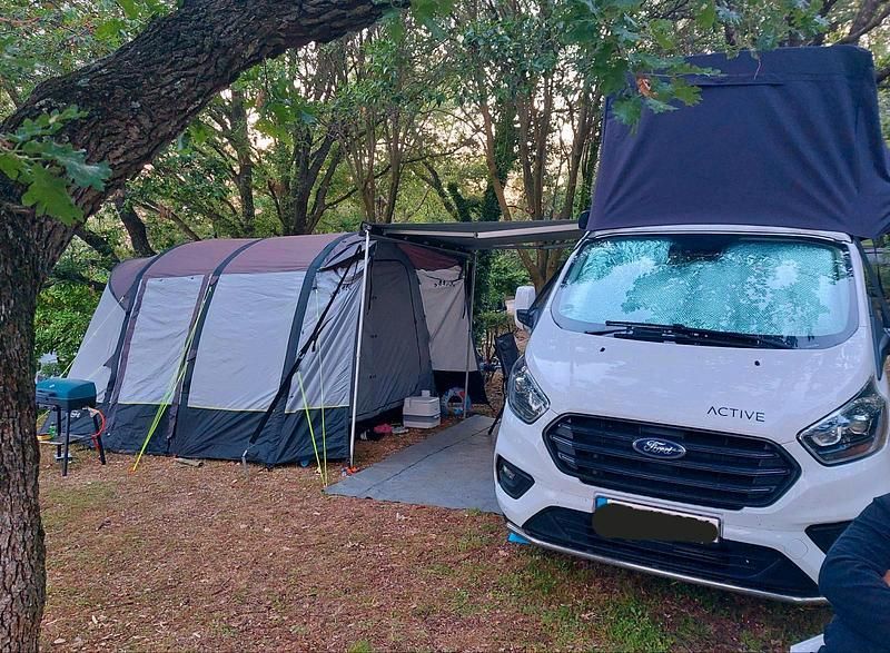 Gebraucht Ford Transit 185 PS (136 kW) 2022 Weiß Van / Kleinbus