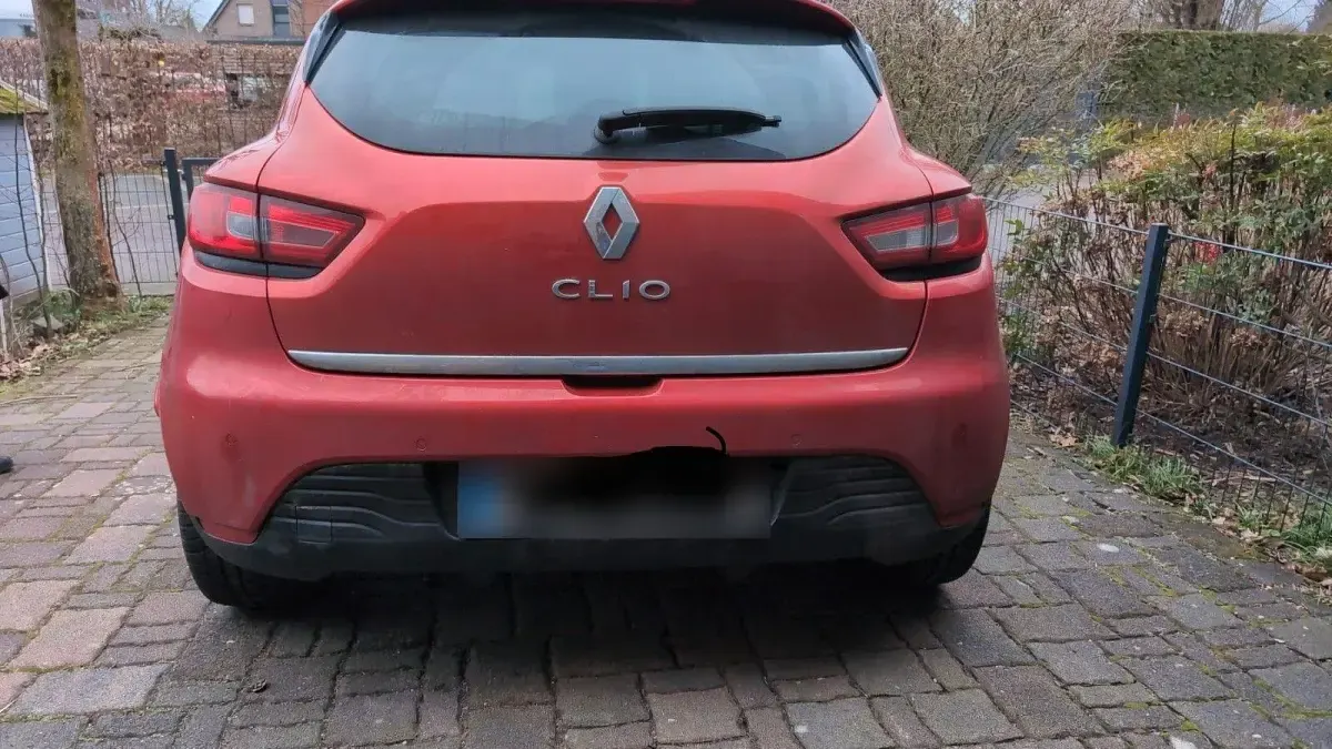 Gebraucht Renault Clio Authentique 73 PS (53 kW) 2016 Rot Kleinwagen