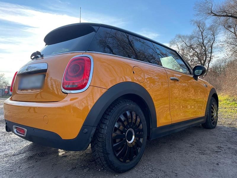 Usata Mini ONE 102 CV (75 kW) 2015 Arancione Utilitaria