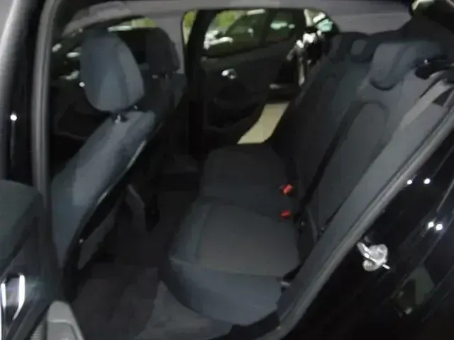 Gebraucht BMW 118 Advantage 140 PS (102 kW) 2019 Schwarz ii/bonnet fluid black Kleinwagen