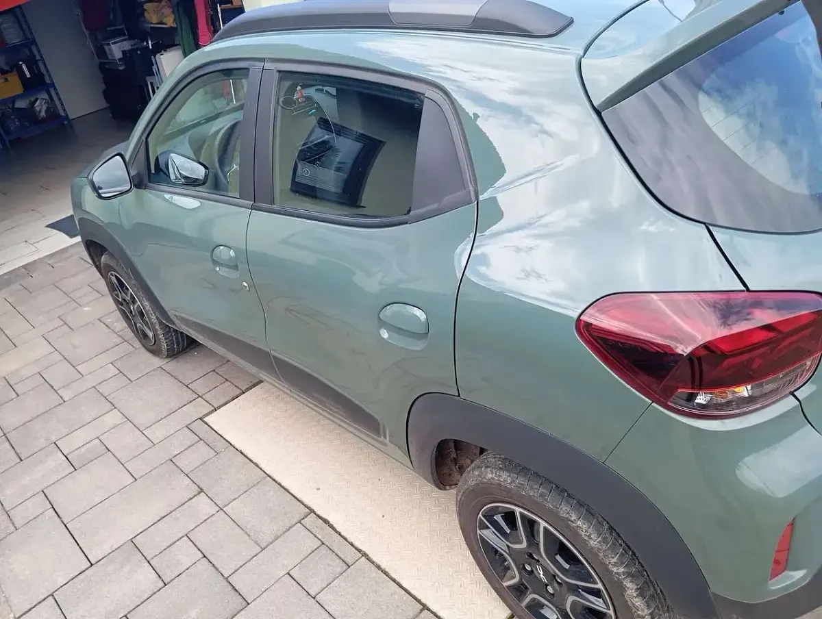 Gebraucht Dacia Spring Essentiel 33 kW (45 PS) 2023 Grün Kleinwagen