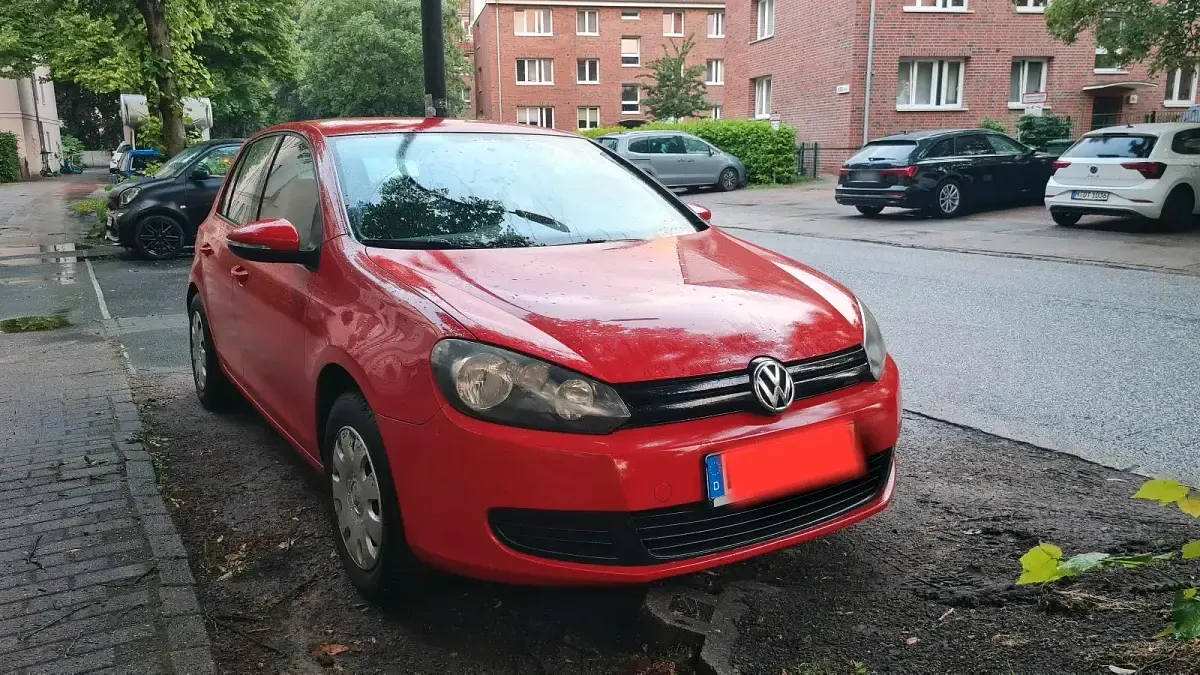 Gebraucht VW Golf VI 80 PS (58 kW) 2010 Rot Kleinwagen
