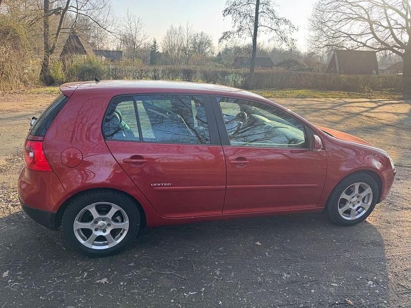 Gebraucht VW Golf VI United 105 PS (77 kW) 2009 Rot Kleinwagen