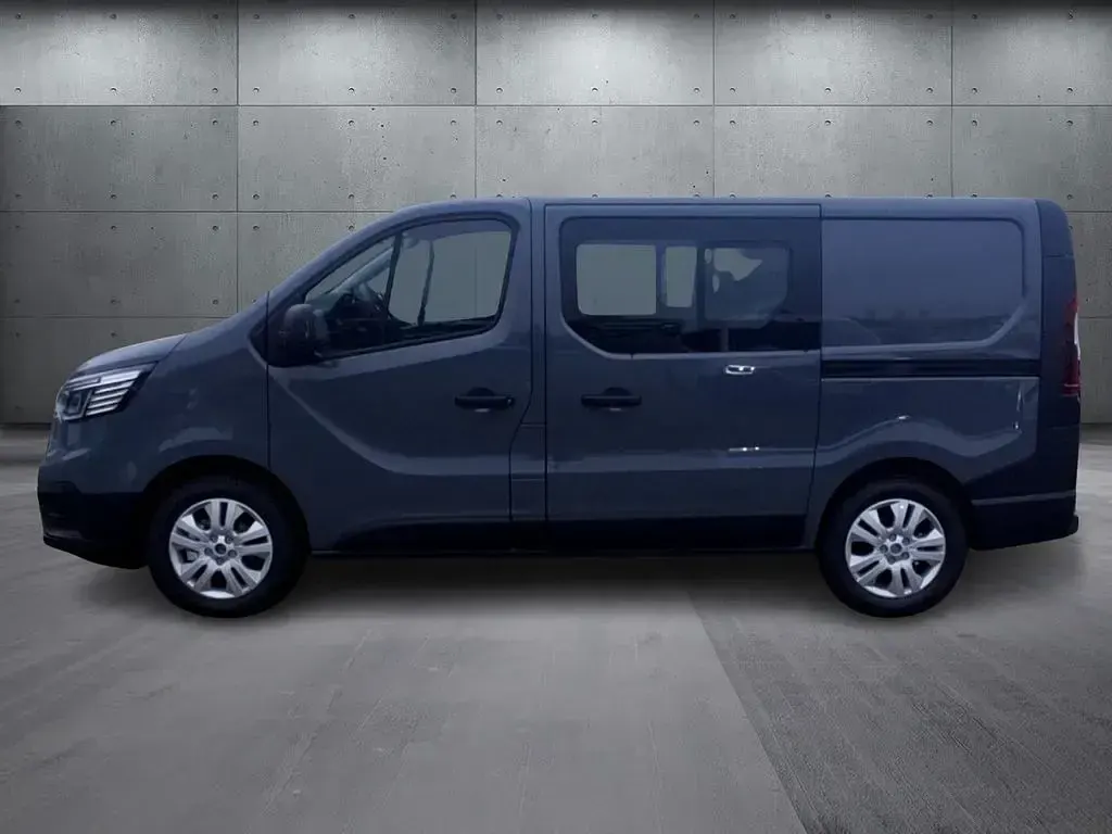 Gebraucht Renault Trafic Komfort 170 PS (125 kW) 2026 Grau Van / Kleinbus
