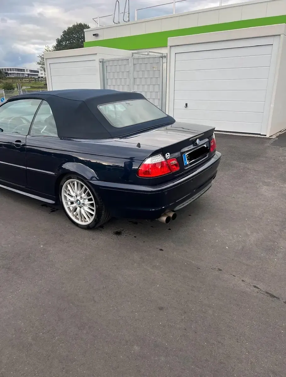 Gebraucht BMW 320 Cabriolet 170 PS (125 kW) 2002 Blau Cabrio
