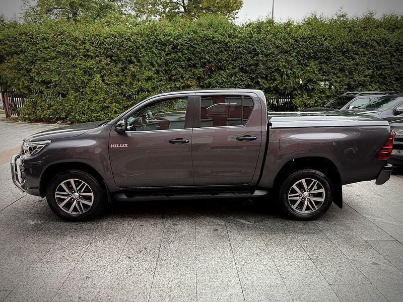 Grau Gebraucht 2020 Toyota HiLux Executive Abholung | 37.980 € (Guter Preis) - Bild 1/4