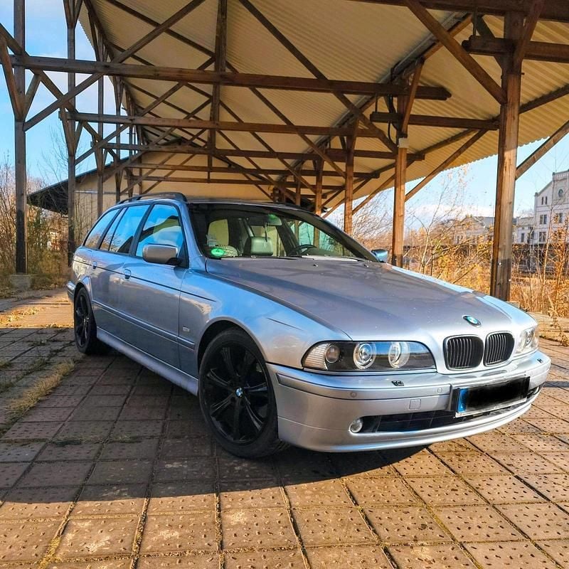Gebraucht BMW 525 163 PS (119 kW) 2002 Blau Kombi