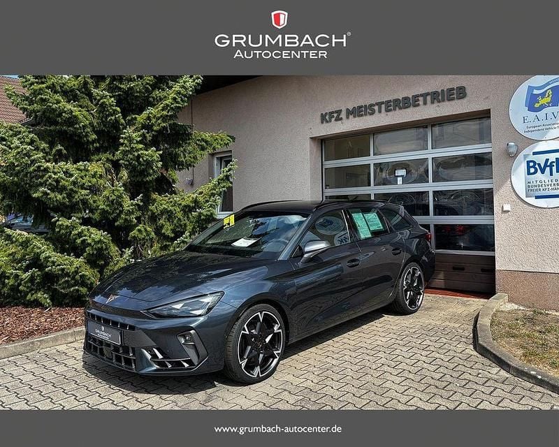 Grau Neu 2025 Cupra Leon VZ Limousine | 40.480 € (Superpreis) - Bild 1/4