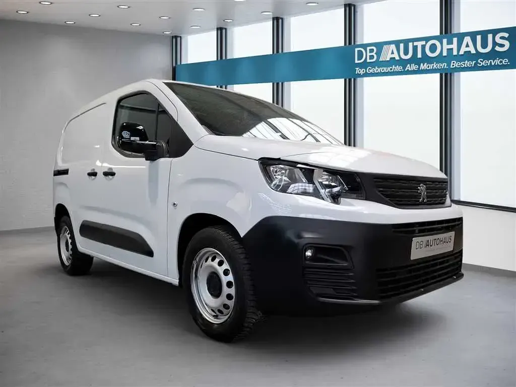 Gebraucht Peugeot Partner Premium 102 PS (75 kW) 2023 Weiß Van / Kleinbus