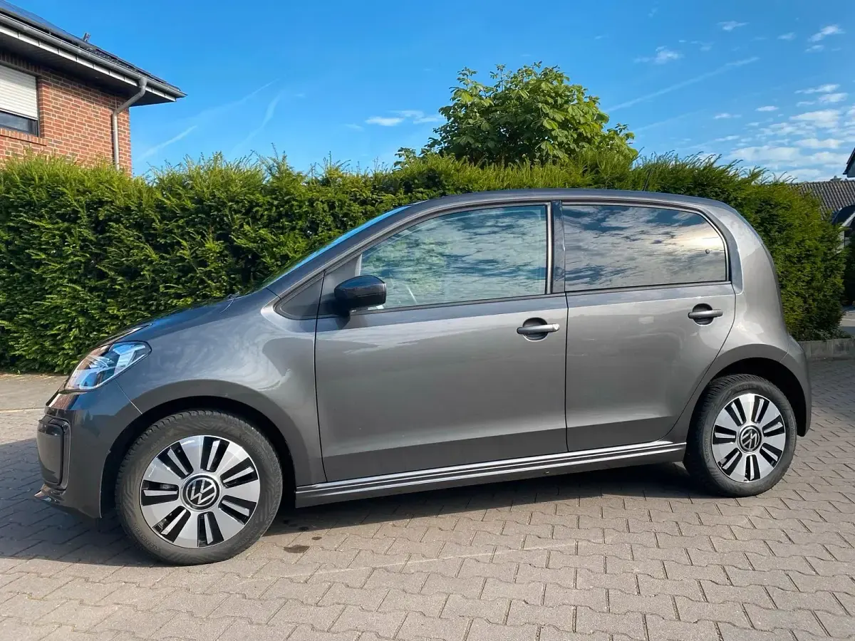 Gebraucht VW e-up! Style 61 kW (83 PS) 2022 Grau Kleinwagen