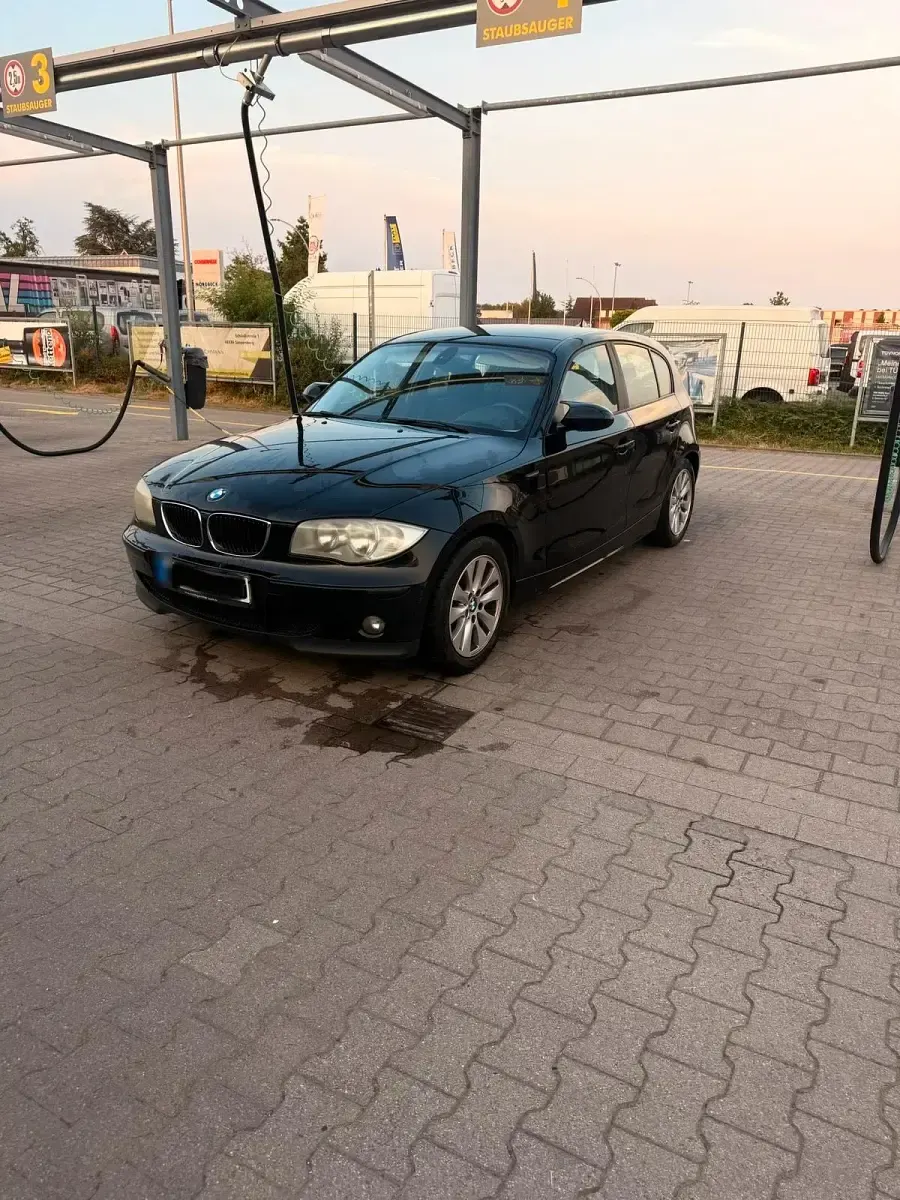 Gebraucht BMW 116 116 PS (85 kW) 2006 Schwarz Kleinwagen