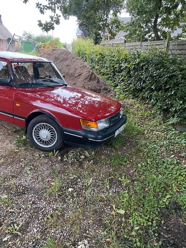 Rot Gebraucht 1993 Saab 900 Kleinwagen | 28.500 € - Bild 1/4