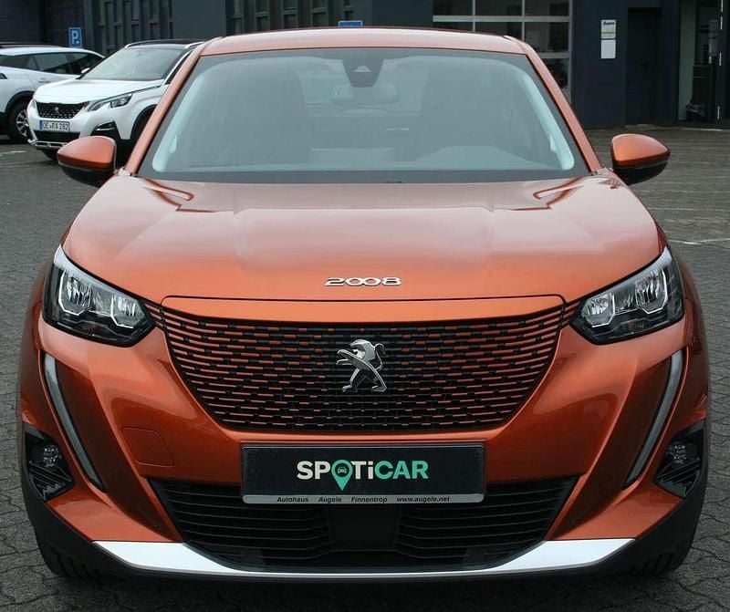 Gebraucht Peugeot e-2008 Active 100 kW (136 PS) 2022 Orange fusion SUV