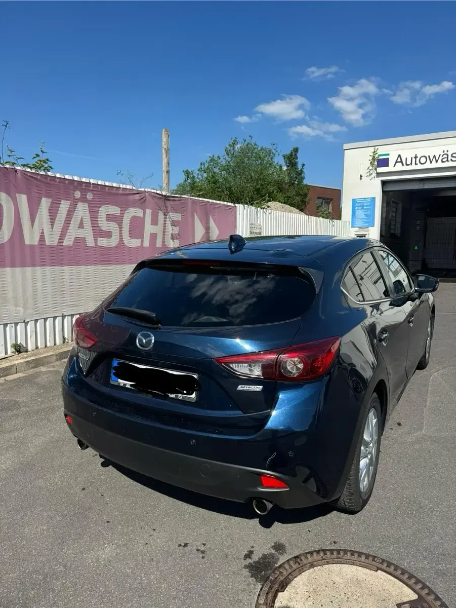 Second-hand Mazda 3 120 CP (88 kW) 2015 Albastru Berlinǎ