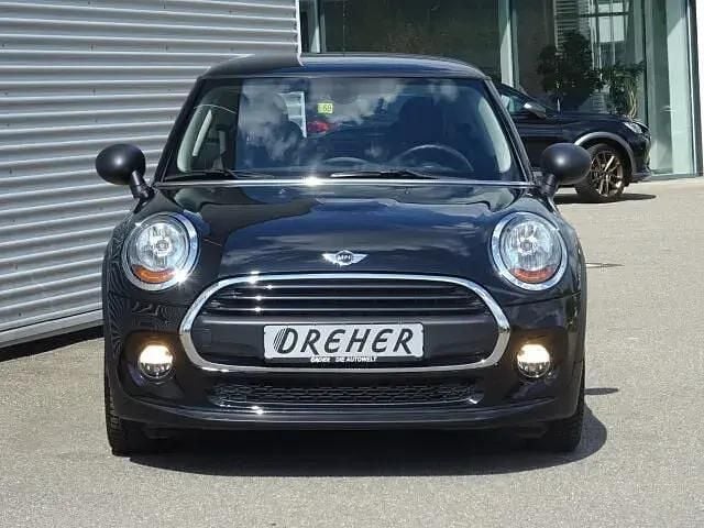 Gebraucht Mini ONE 102 PS (75 kW) 2016 Midnight black metallic Kleinwagen